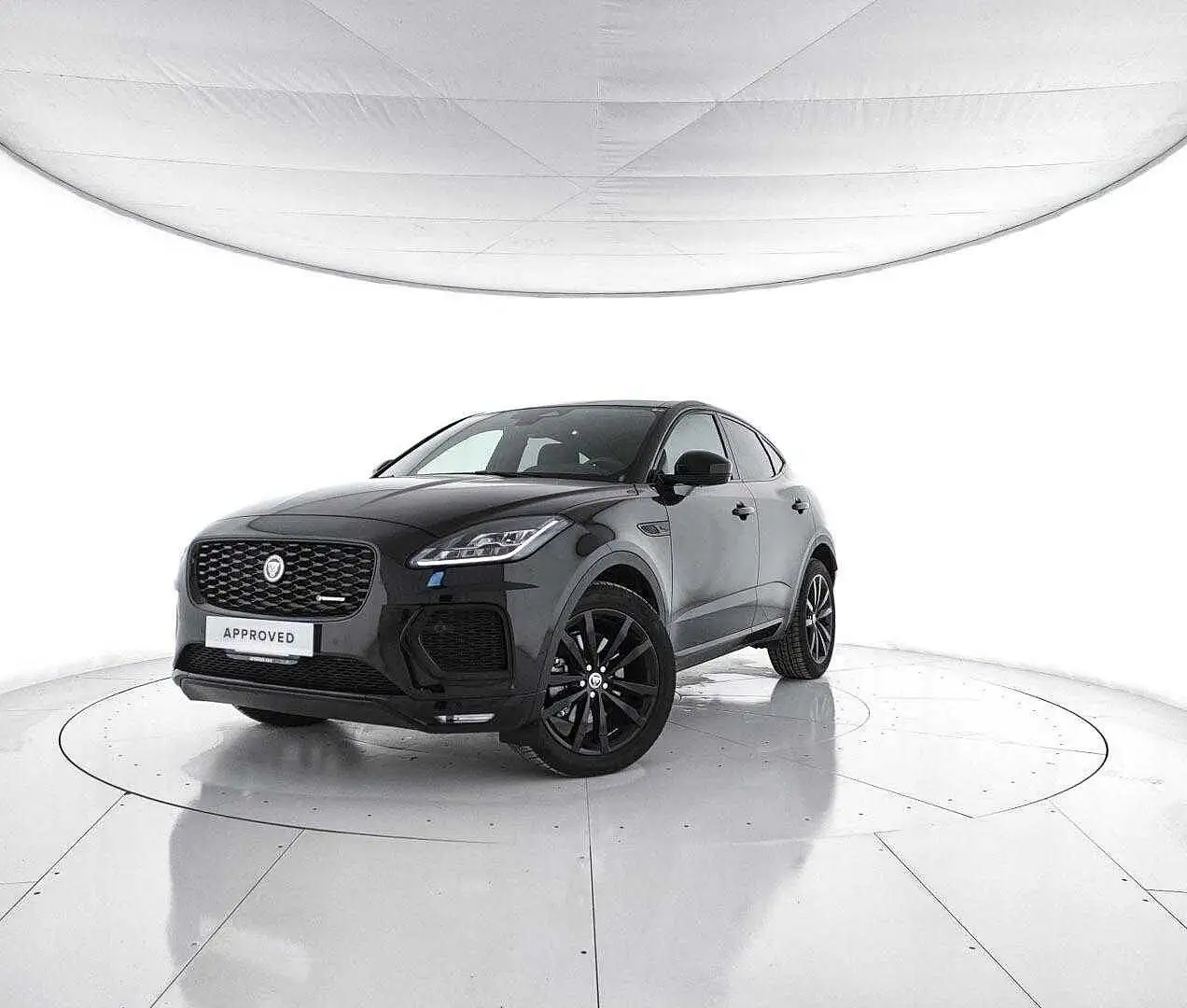 Jaguar E-Pace 2.0D SWB R-Dynamic S Zwart - 1