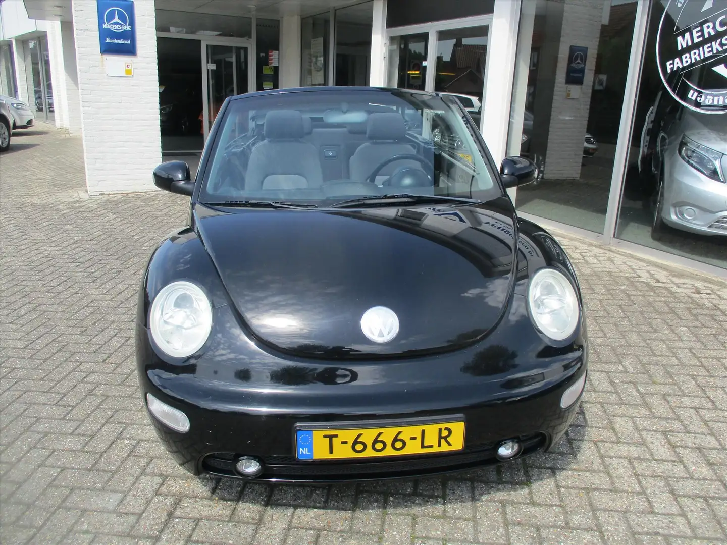 Volkswagen New Beetle luxe uitvoering met elektrisch cabriodak Nero - 2