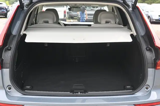Volvo XC60 view 6