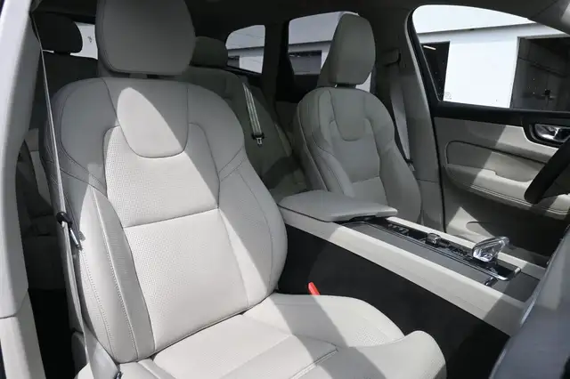 Volvo XC60 view 14