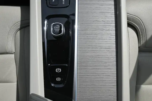 Volvo XC60 view 21