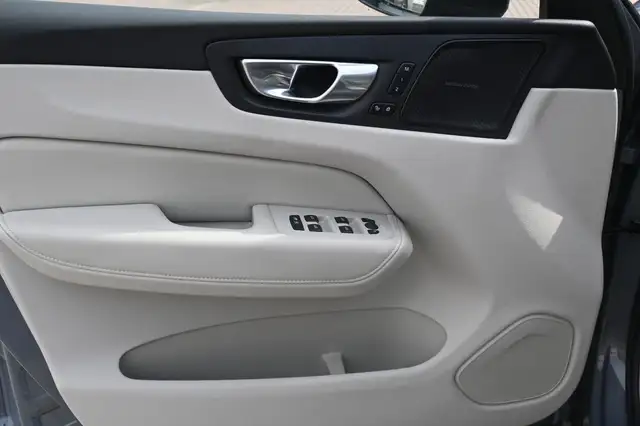 Volvo XC60 view 10