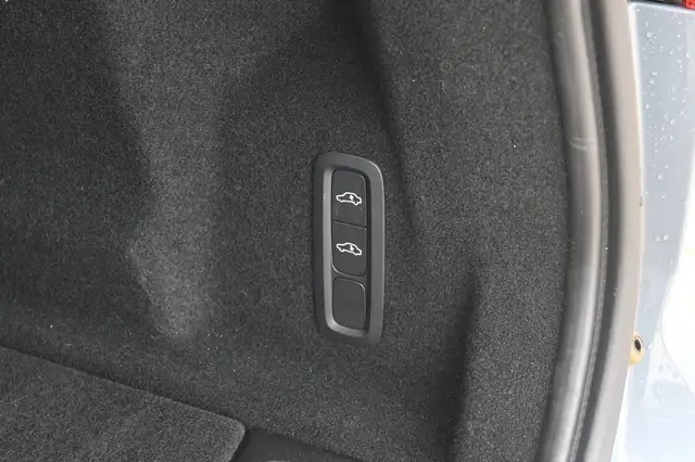 Volvo XC60 view 7