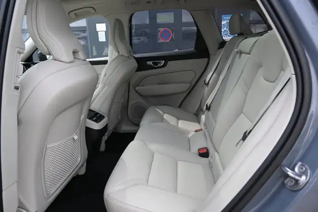 Volvo XC60 view 15