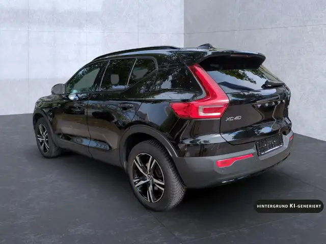 Volvo XC40 view 5