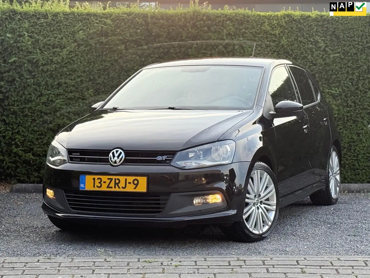 Volkswagen Polo 1.4 TSI BlueGT | Dealer onderhouden | NAP Zwart - 1
