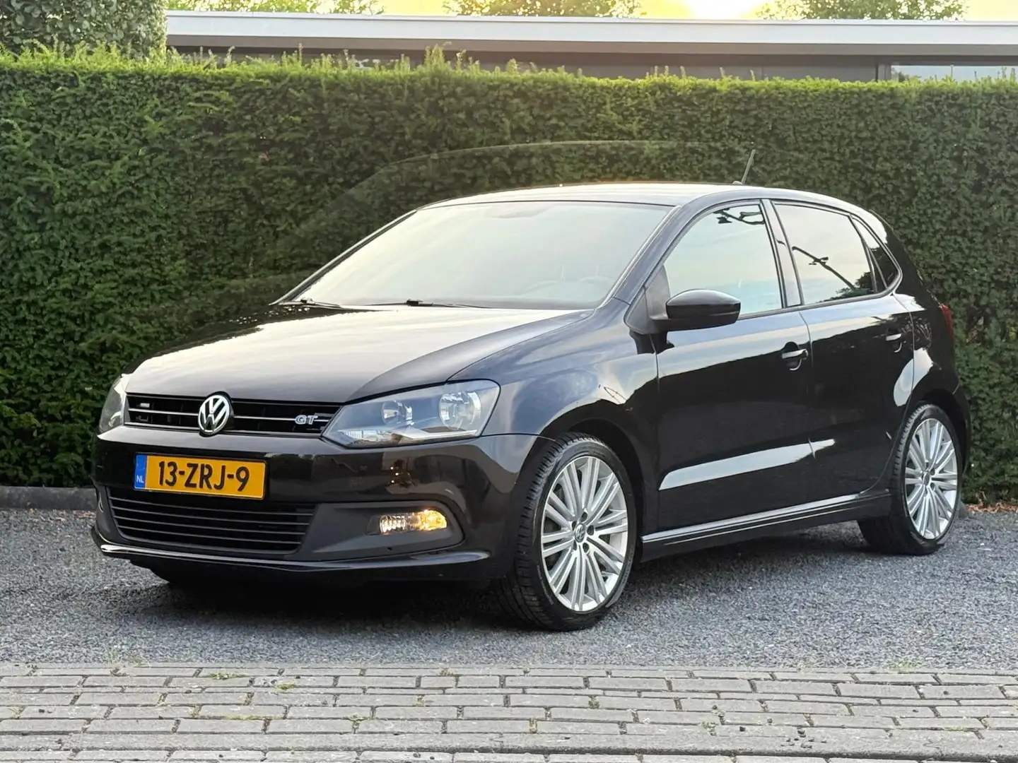 Volkswagen Polo 1.4 TSI BlueGT | Dealer onderhouden | NAP Zwart - 2