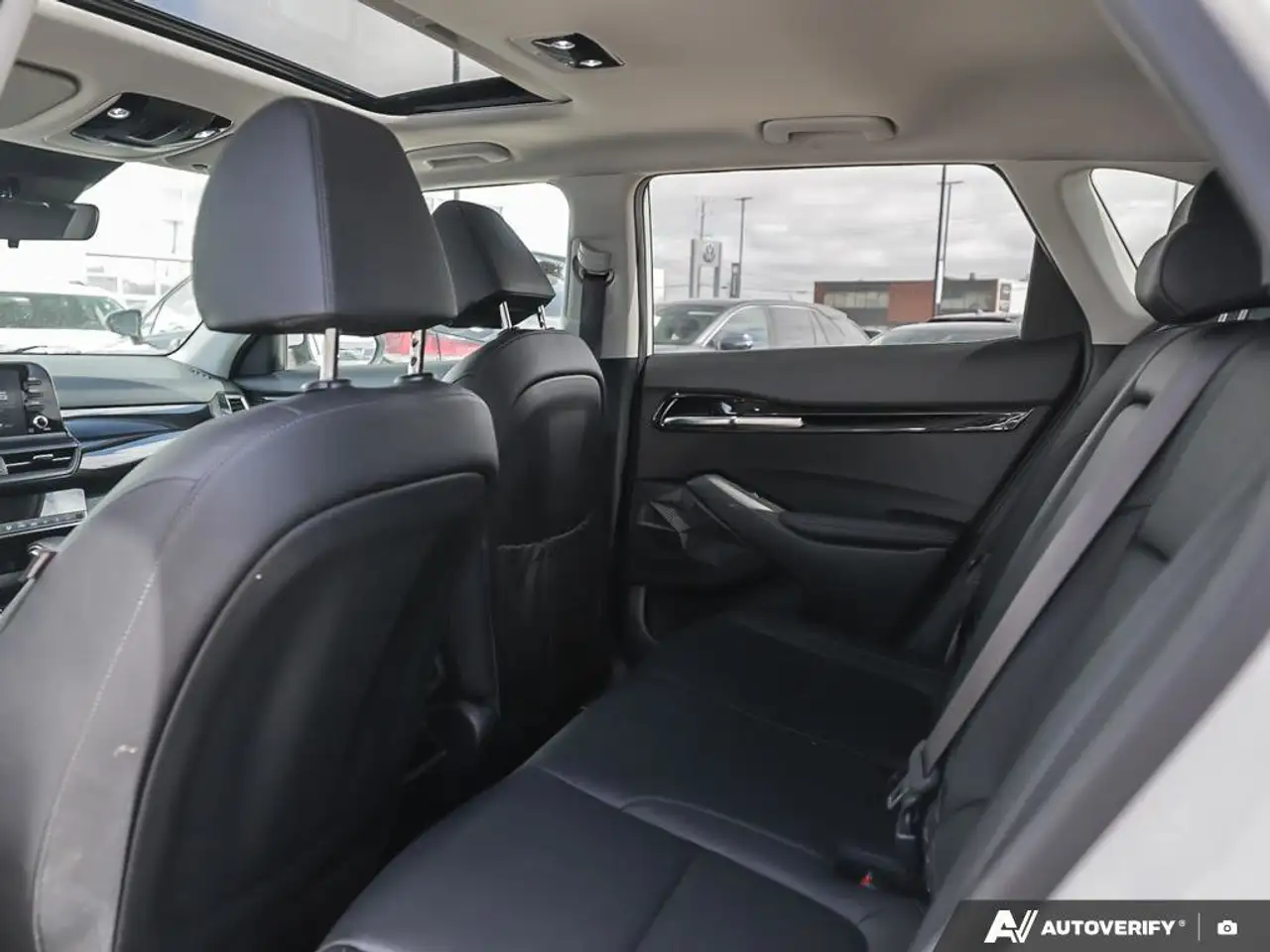 Kia Seltos снимка Kia Seltos