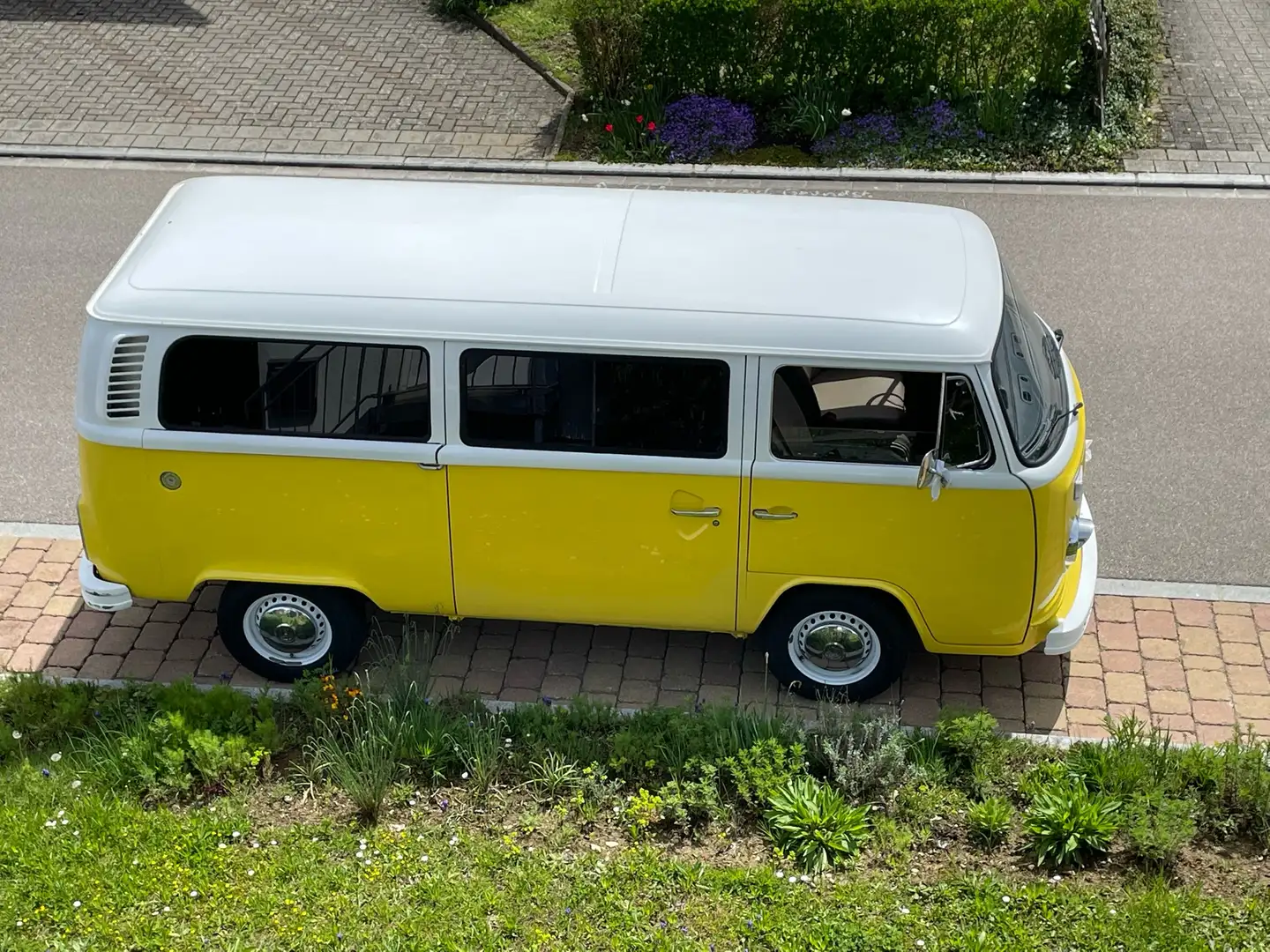 Volkswagen Bus Жовтий - 2