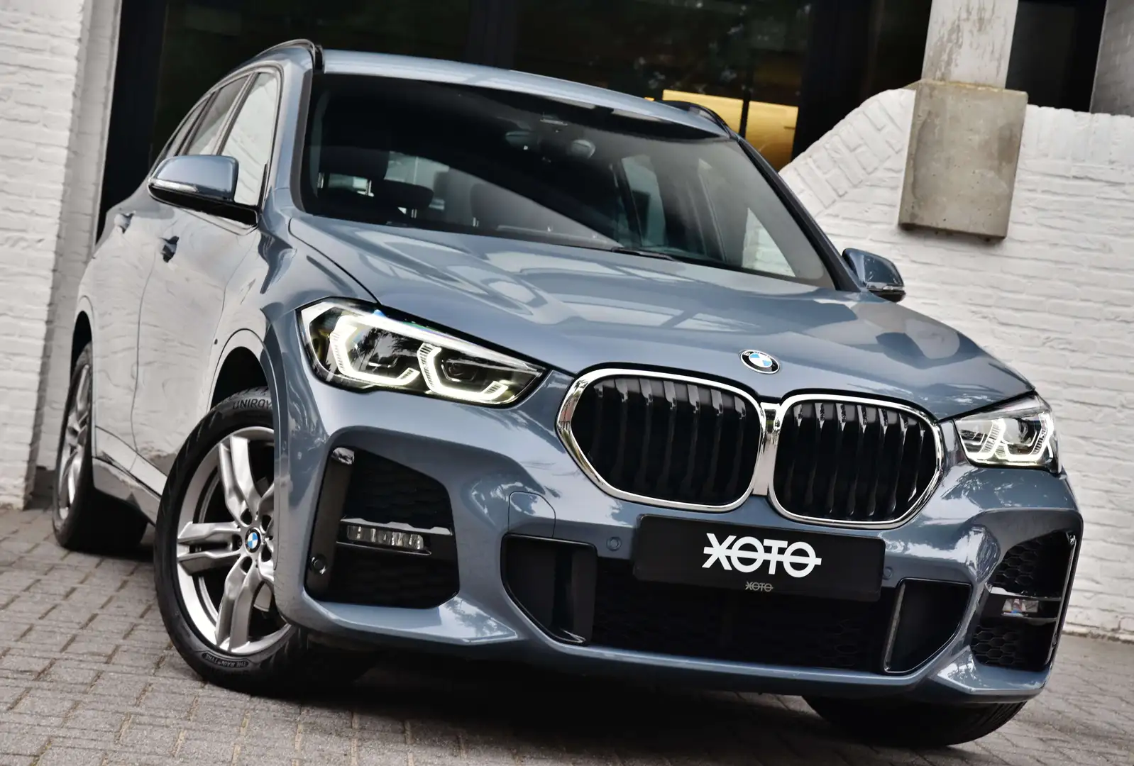 BMW X1 18i AUT. M SPORT *** 1HD. / VAT REFUNDABLE *** Gris - 2