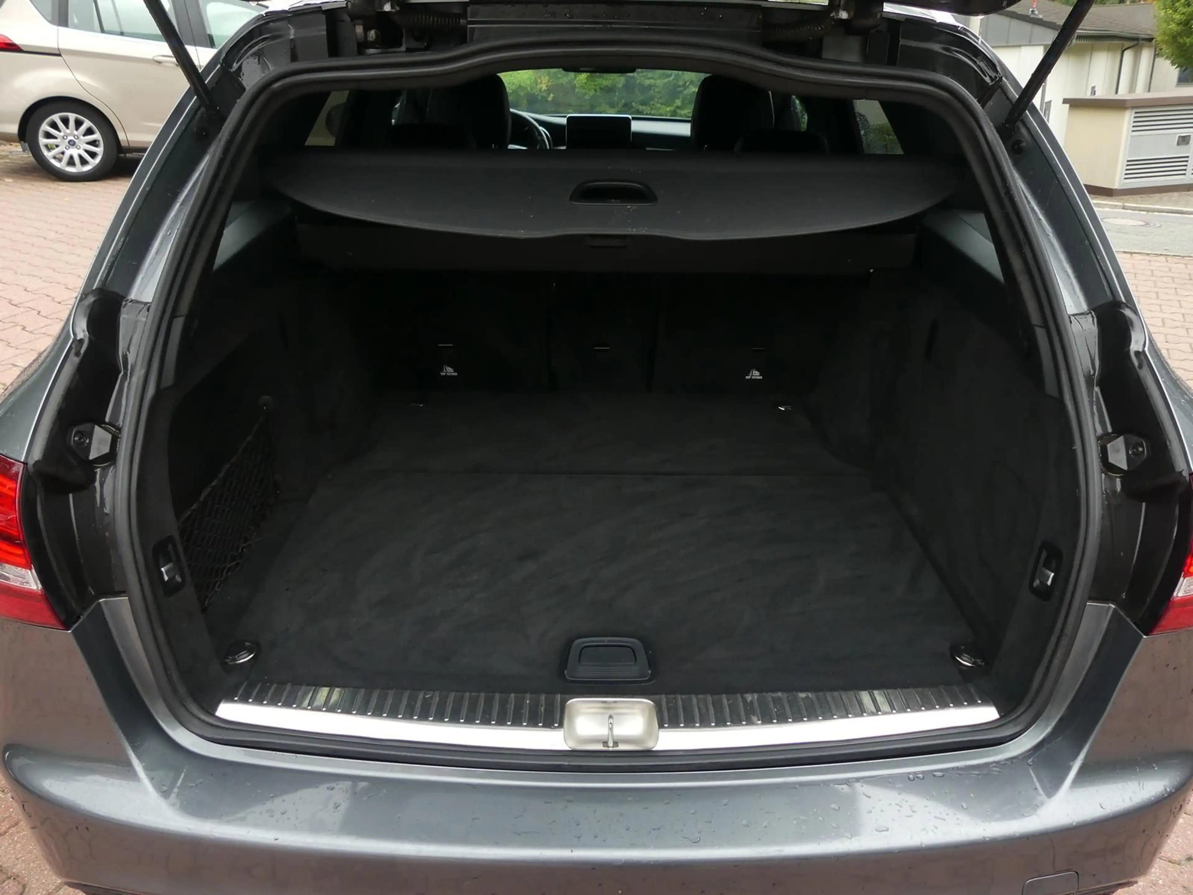 Mercedes-Benz C 250 d*4Matic*AMG*Leder*Klima*SHZ*Kam*LED — photo 9