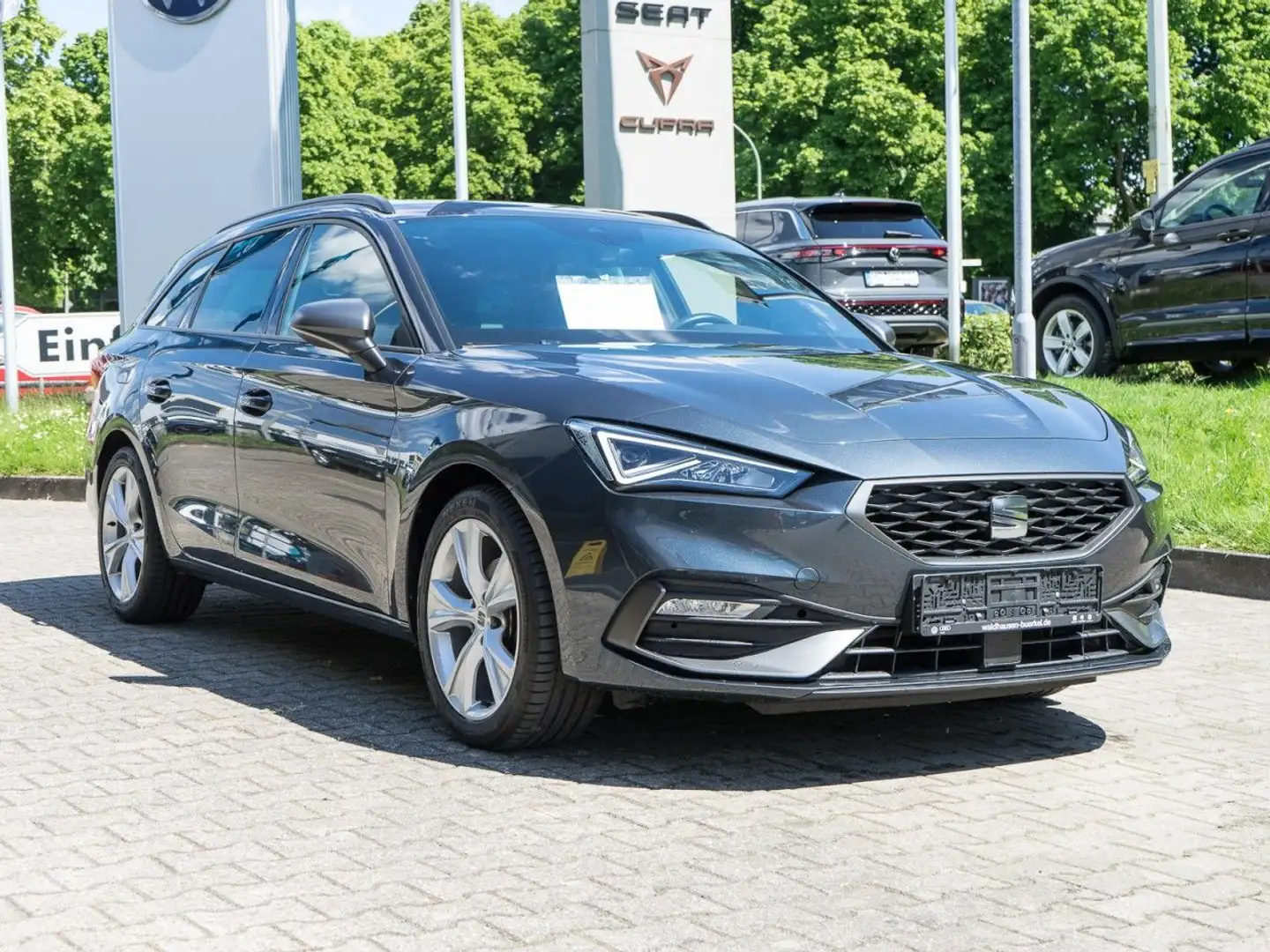 SEAT Leon Sportstourer FR DSG 1.5 eTSI+Pano+LED Gris - 2