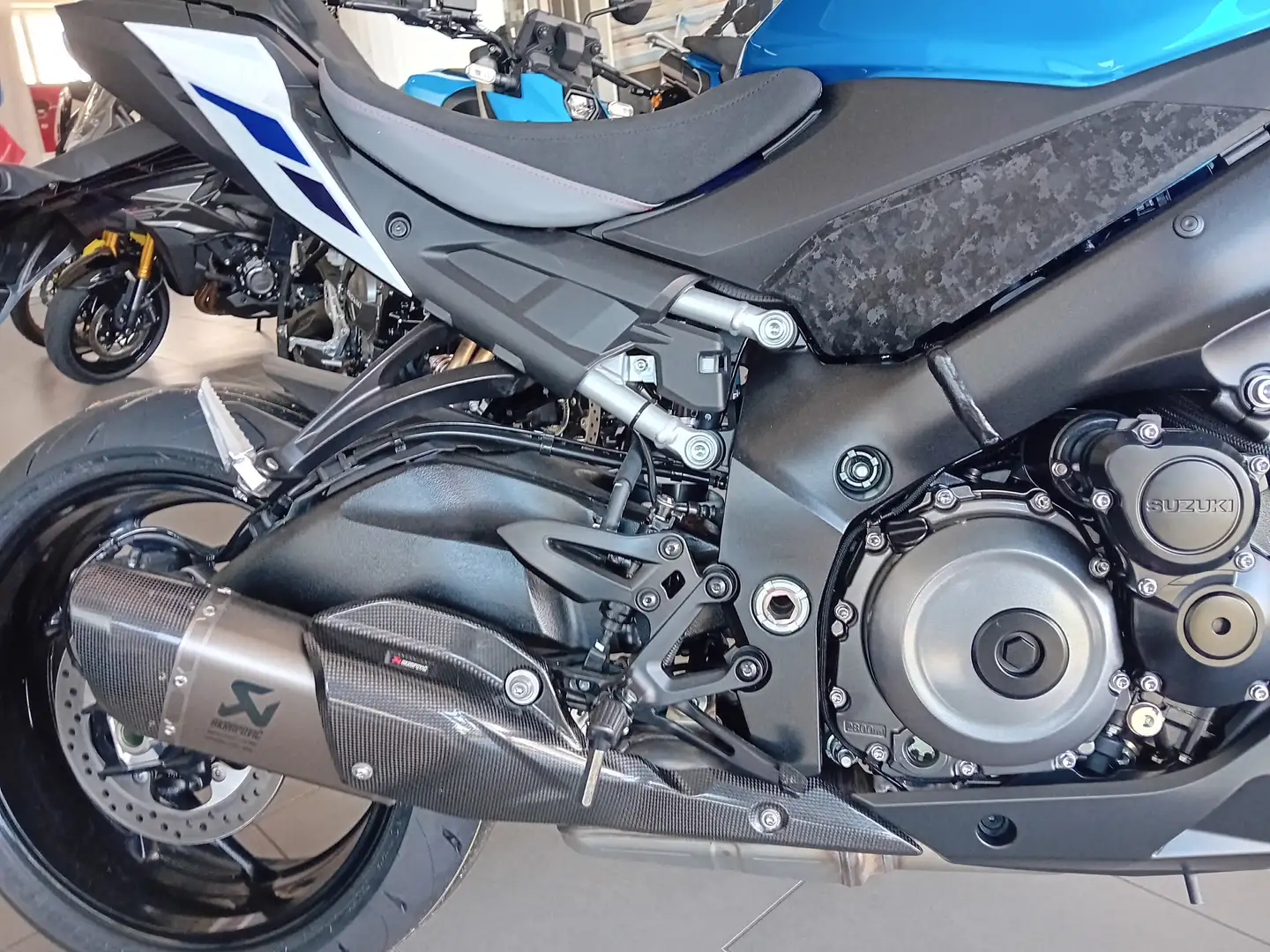 Suzuki GSX-S 1000 EVO Argintiu - 2