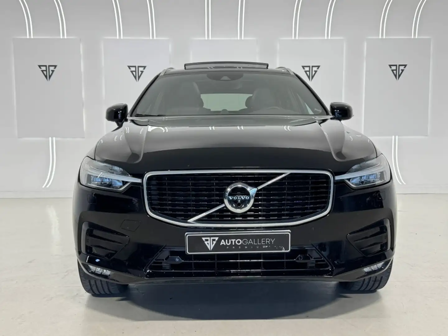 Volvo XC60 D5 R-Design AWD Aut. Negro - 2