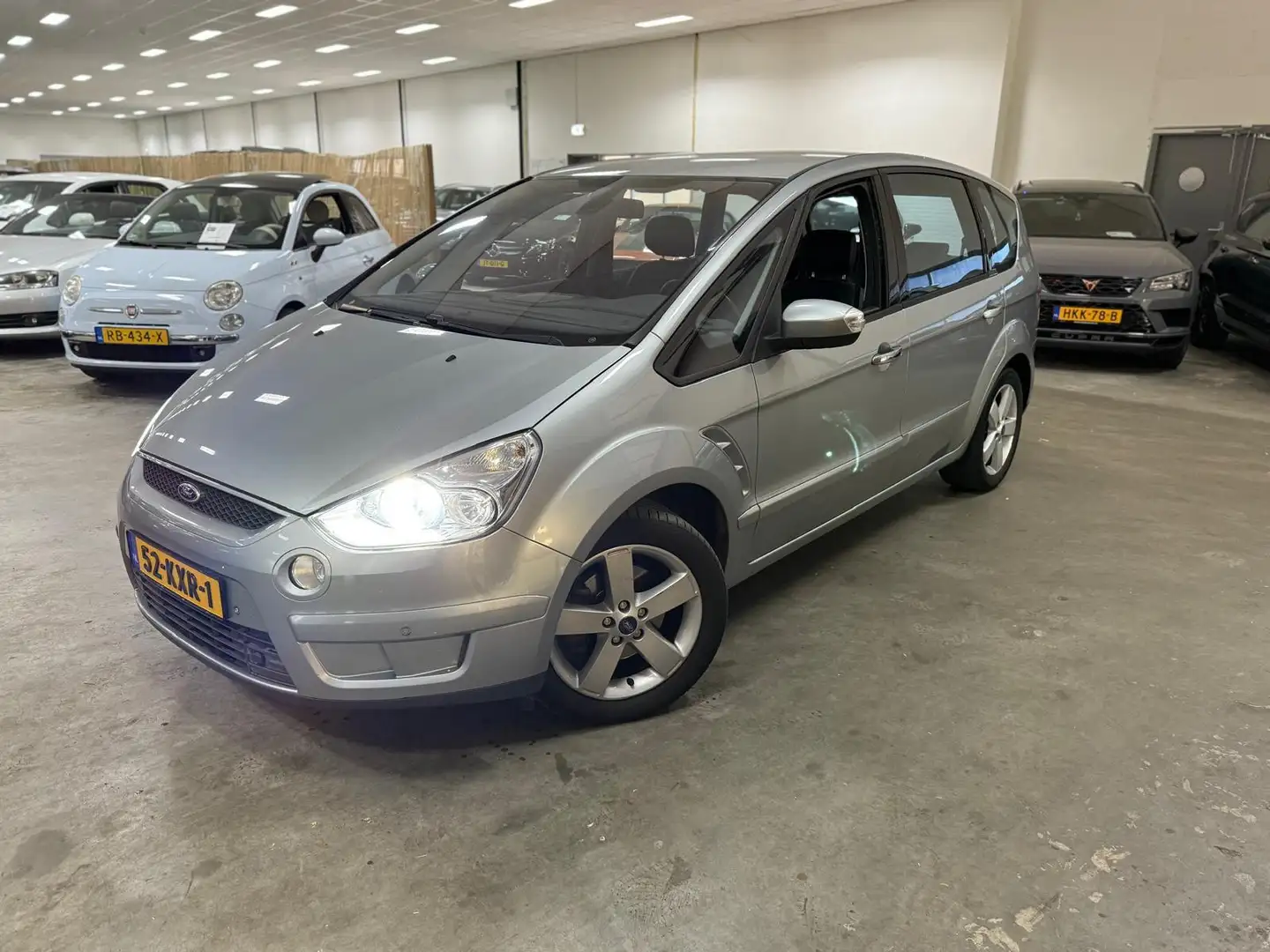 Ford S-Max 2.0 Titanium FlexiFuel//NETTE AUTO//HALF LEDER//NI Grijs - 2