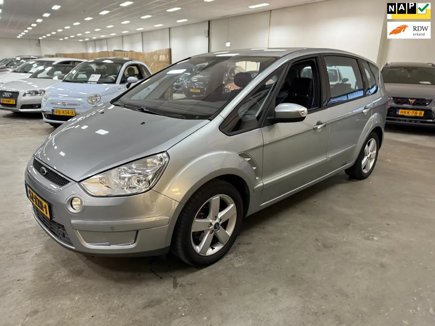 Ford S-Max 2.0 Titanium FlexiFuel//NETTE AUTO//HALF LEDER//NI Grijs - 1