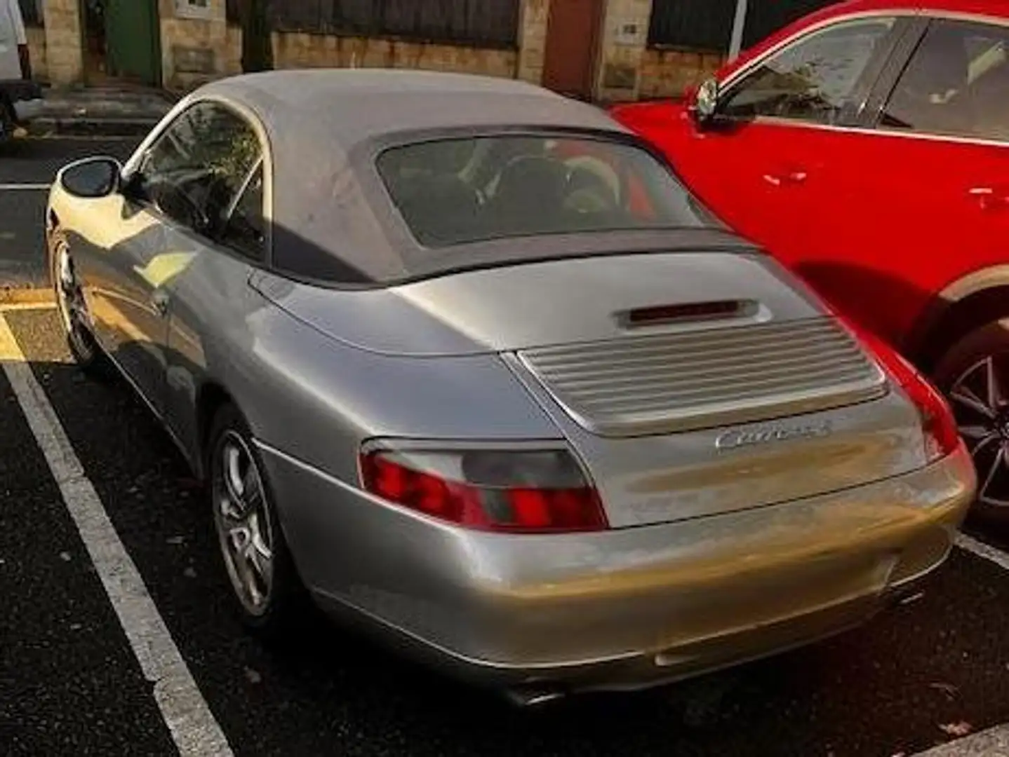 Porsche 911 Carrera 4 Cabrio Plateado - 1