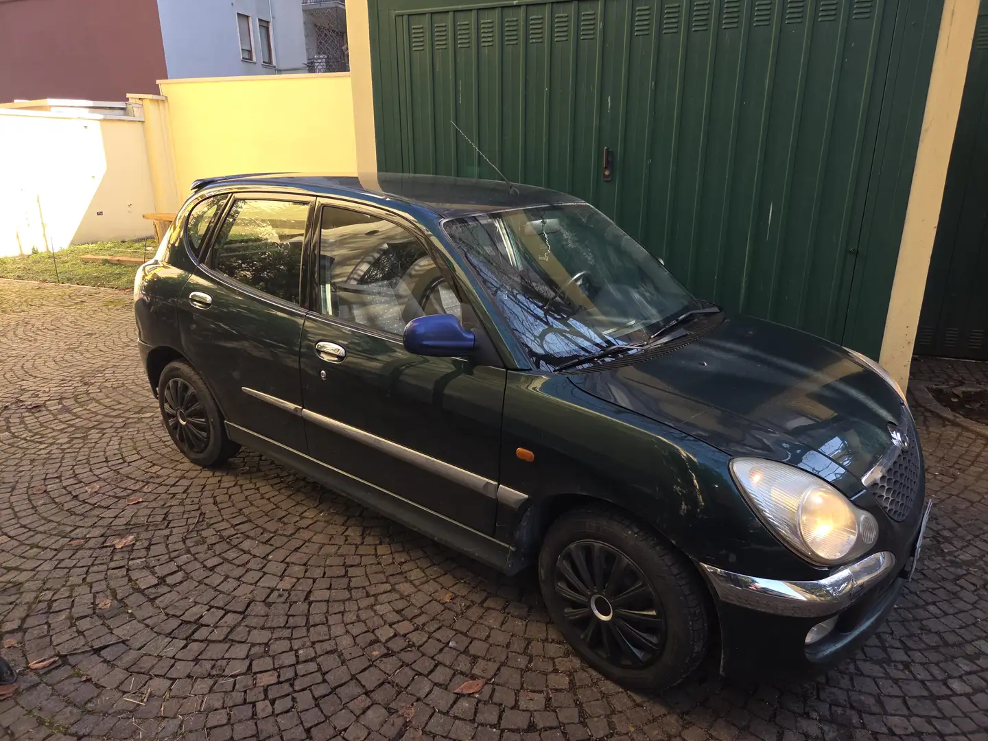 Daihatsu Sirion 1.3 CX 4wd Vert - 2