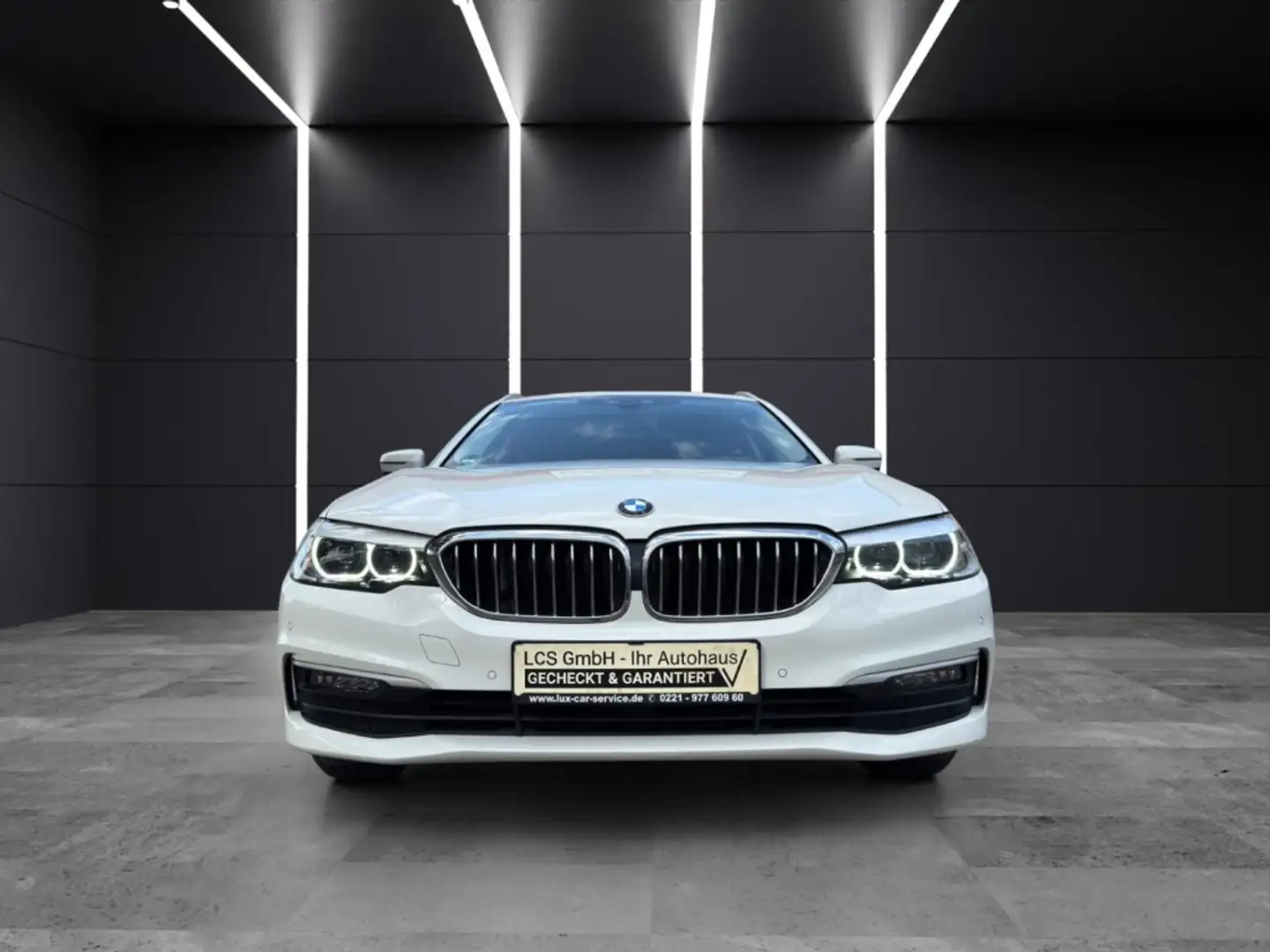 BMW 520 d Touring Luftfederung StandHZG Navi Digitales Coc Blanc - 2