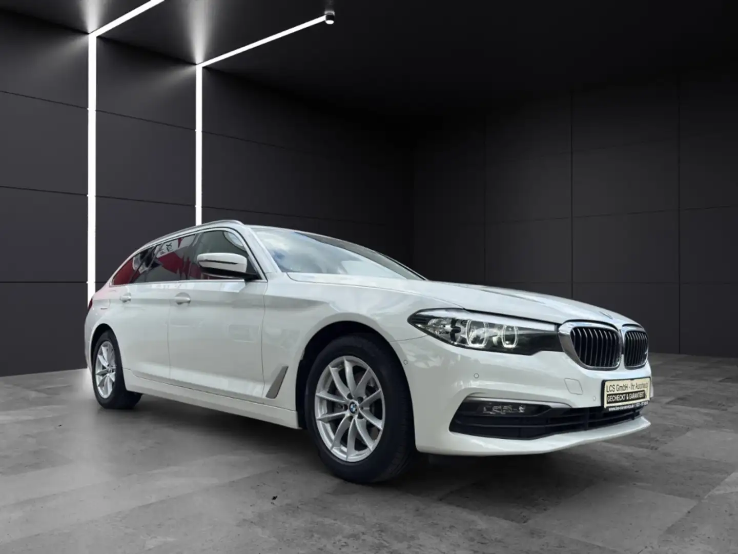 BMW 520 d Touring Luftfederung StandHZG Navi Digitales Coc Blanc - 1
