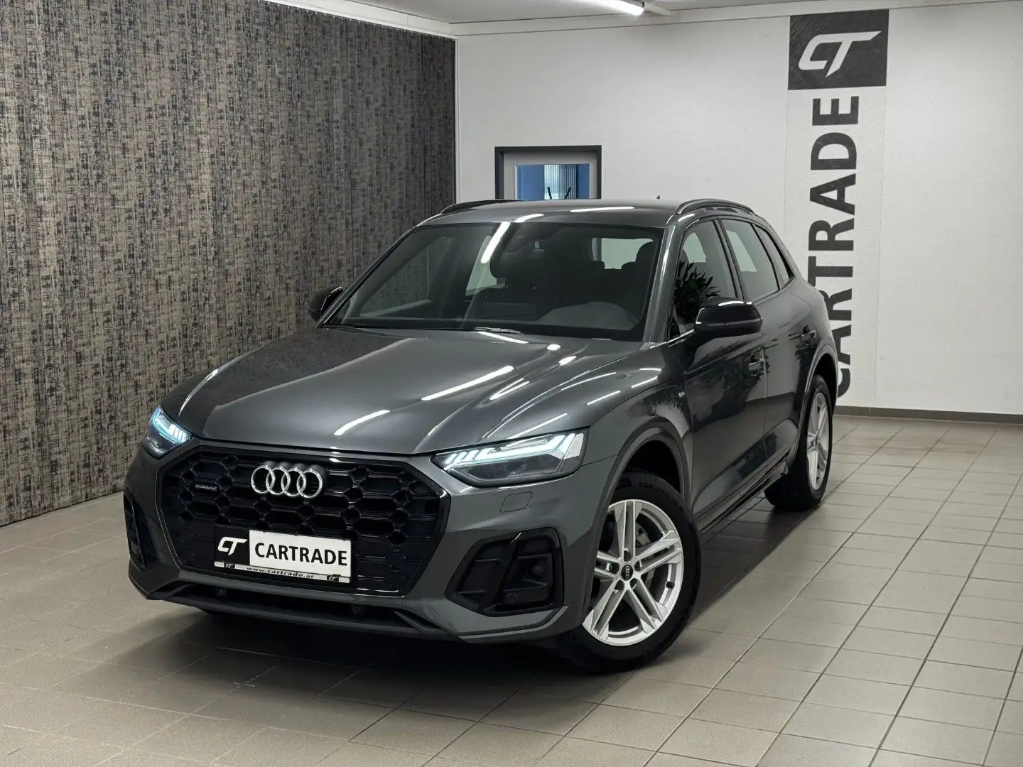 Audi Q5 40 2.0 TDI quattro 2xS line Grau - 2