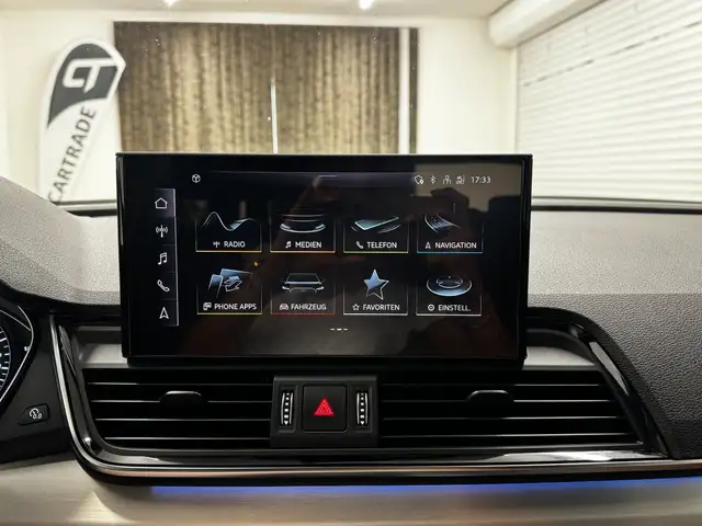 Audi Q5 view 18