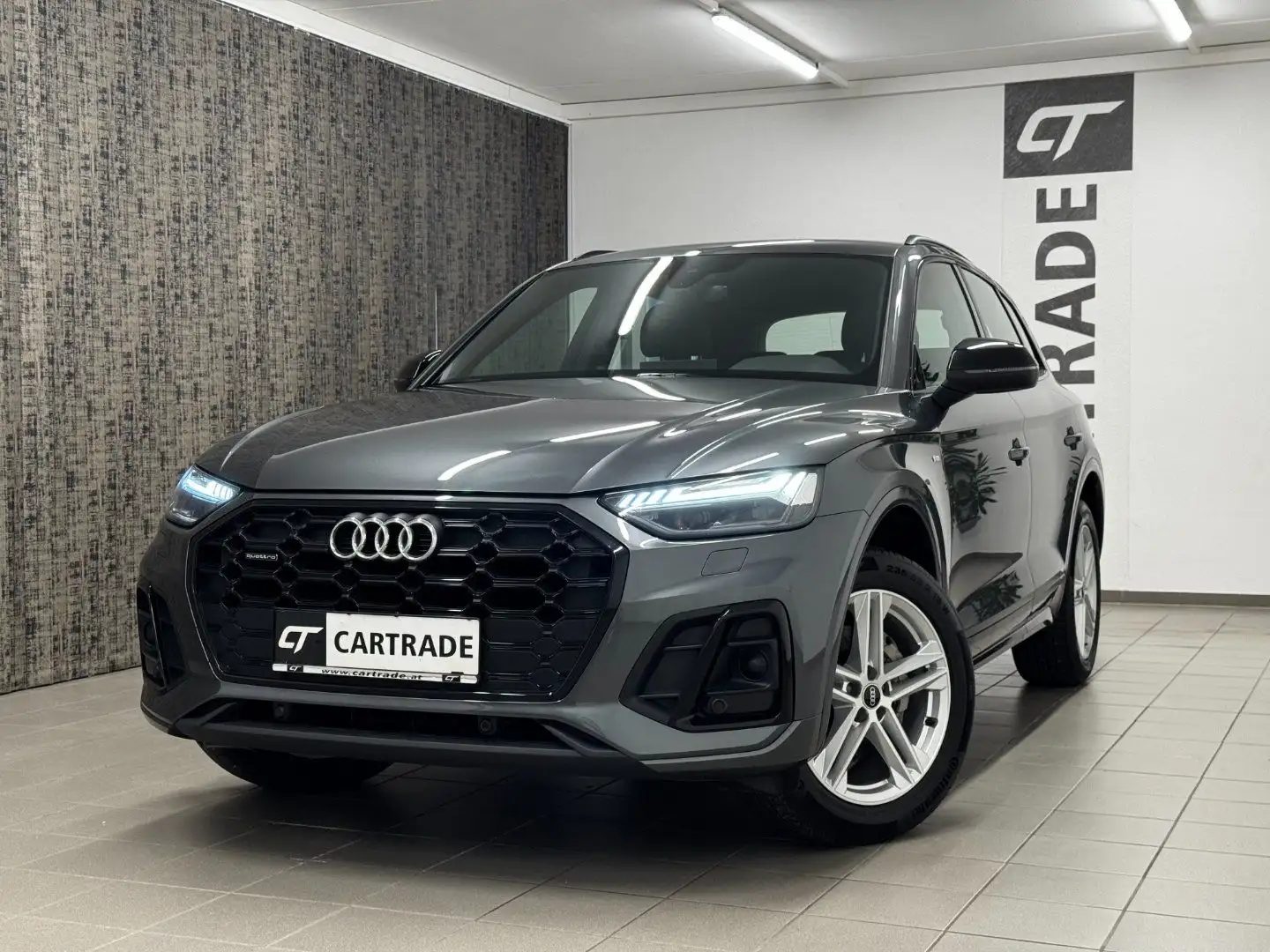 Audi Q5 40 2.0 TDI quattro 2xS line Grau - 1