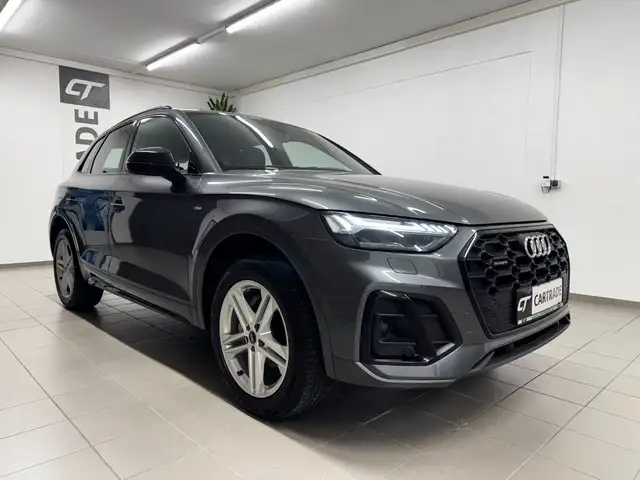 Audi Q5 view 5