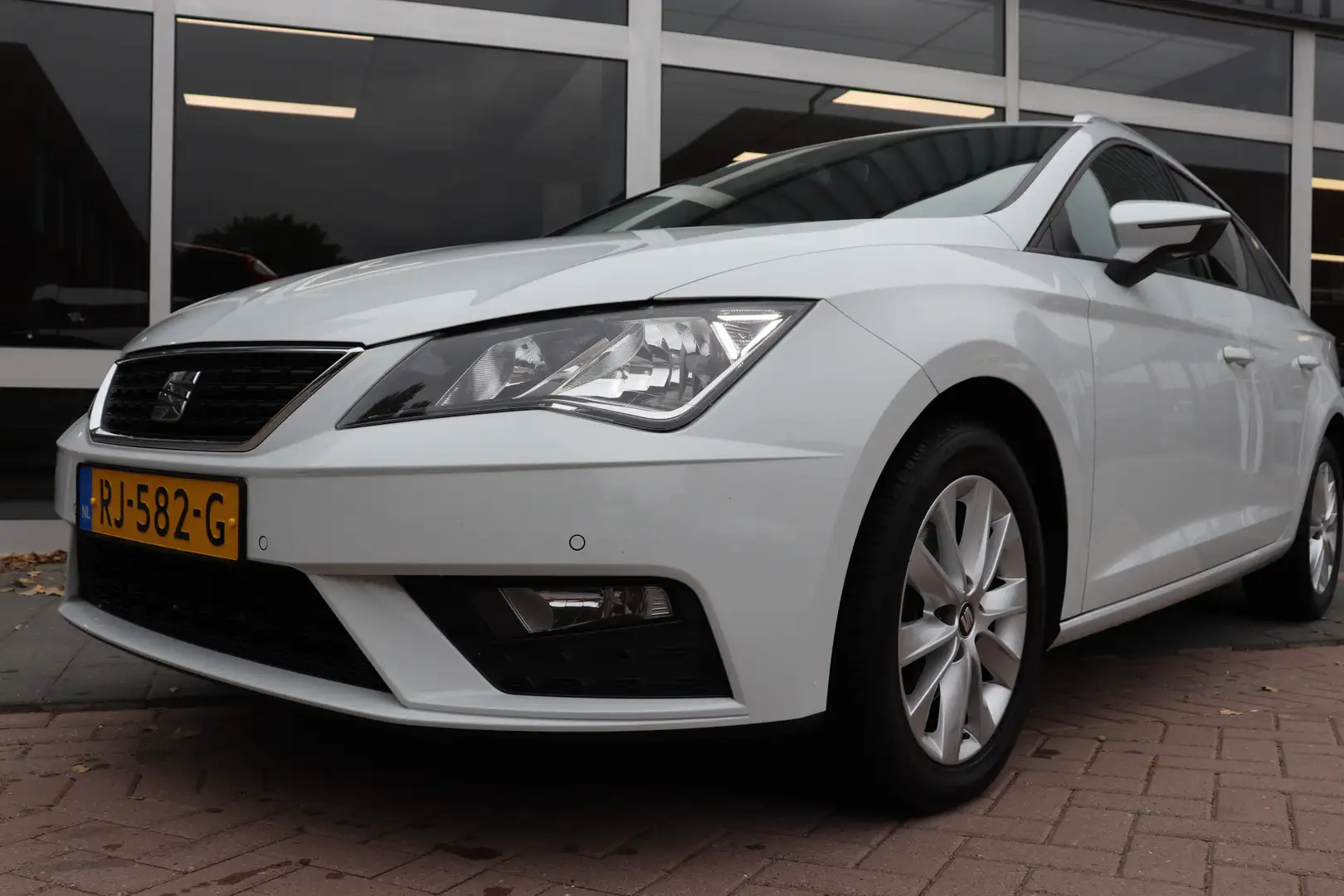 SEAT Leon ST 1.4 EcoTSI Style Business Intense Automaat. Nav Blanc - 2