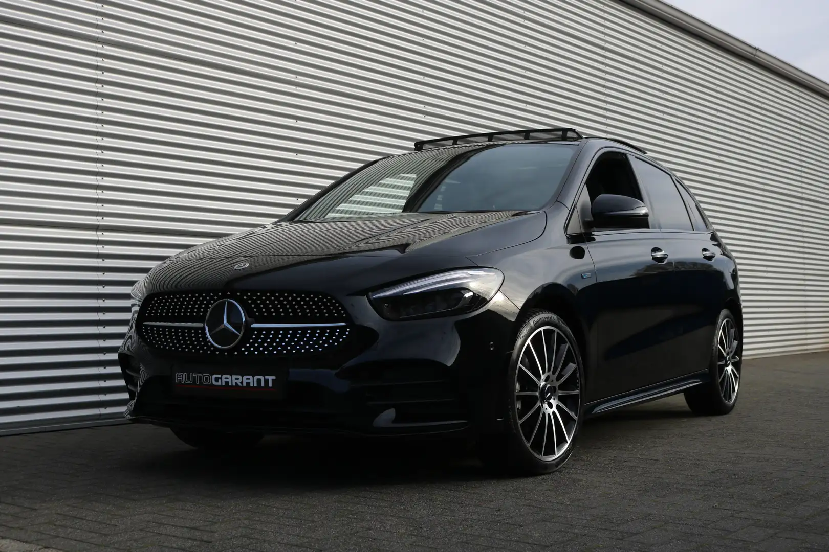 Mercedes-Benz B 250 e AMG Pakket AMG NightPakket (Panodak Sportleder C Zwart - 1