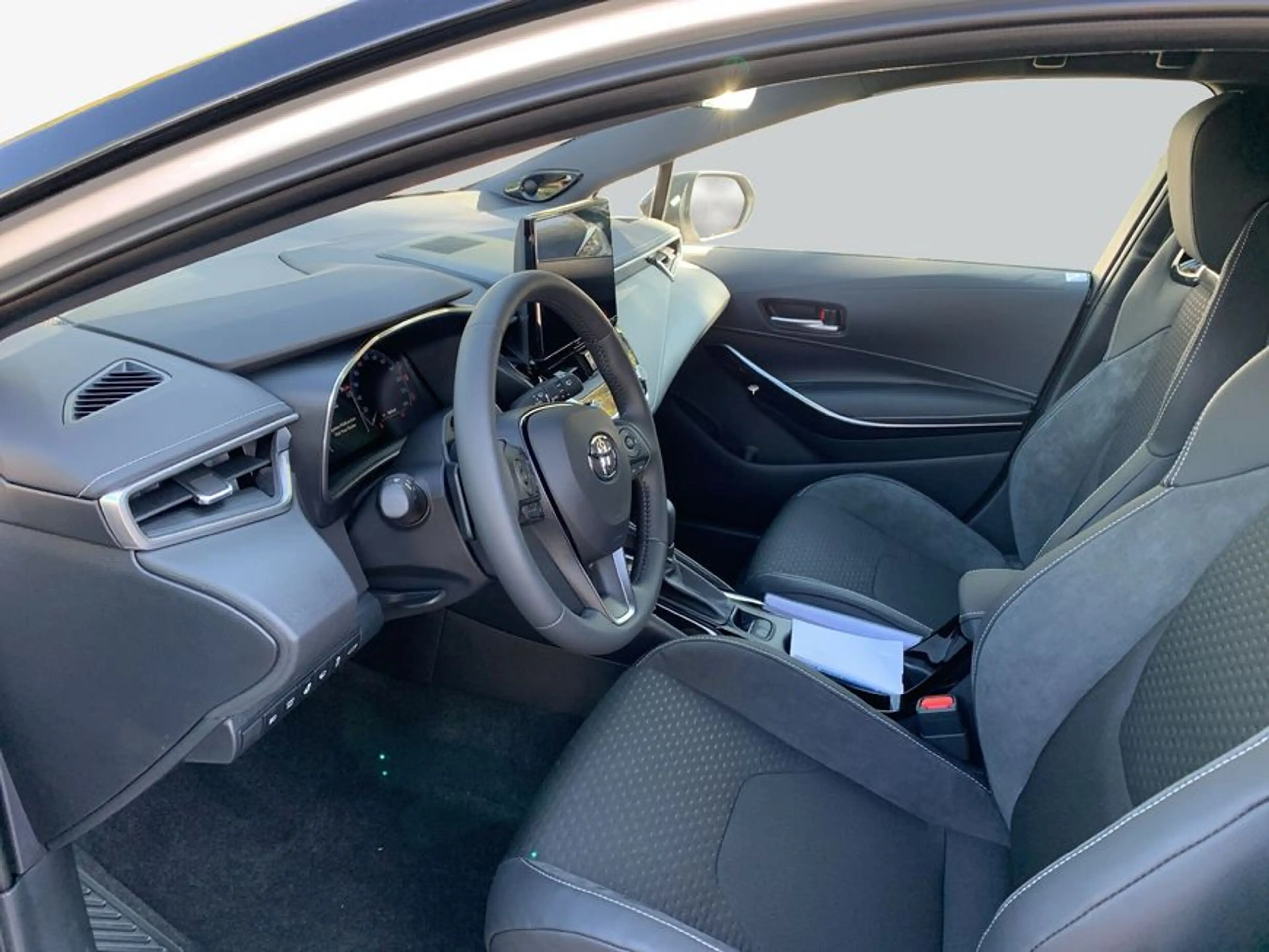 Toyota Corolla geszulassung Toyota Corolla 2.0 Hybrid Touring S — photo 9