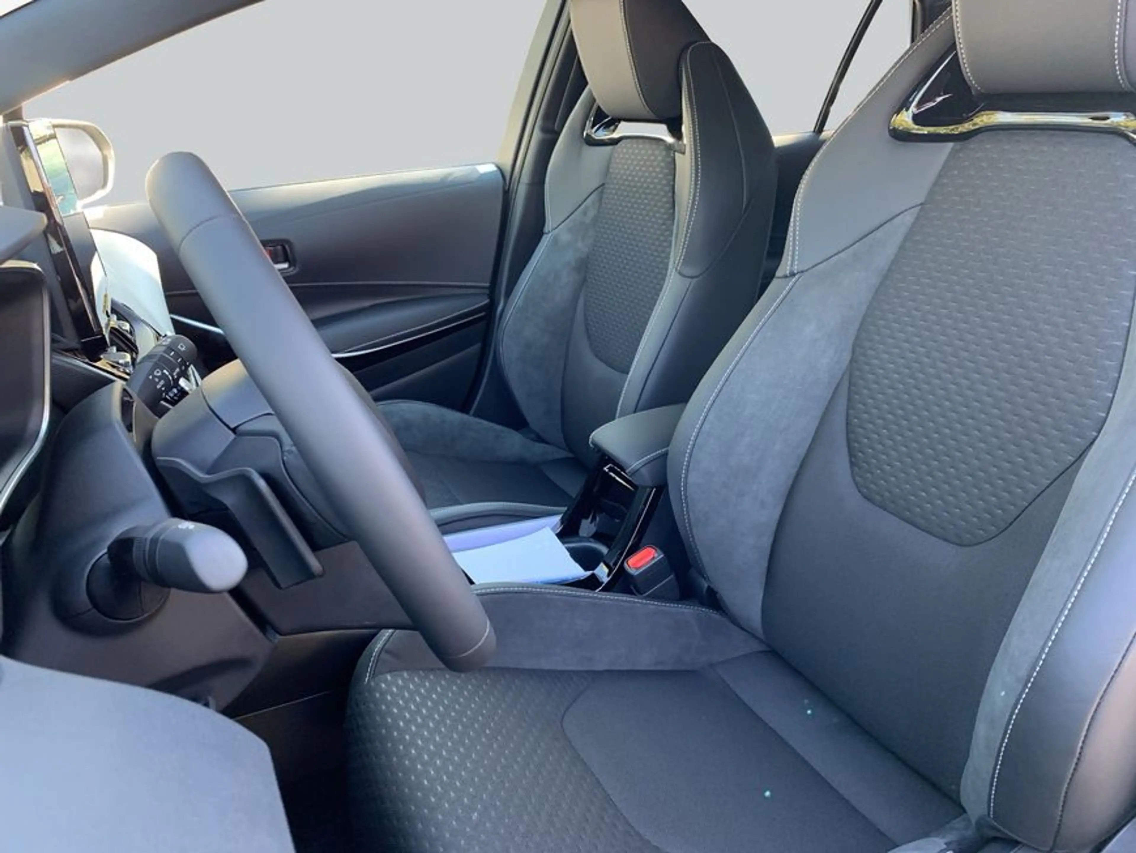 Toyota Corolla geszulassung Toyota Corolla 2.0 Hybrid Touring S — photo 10