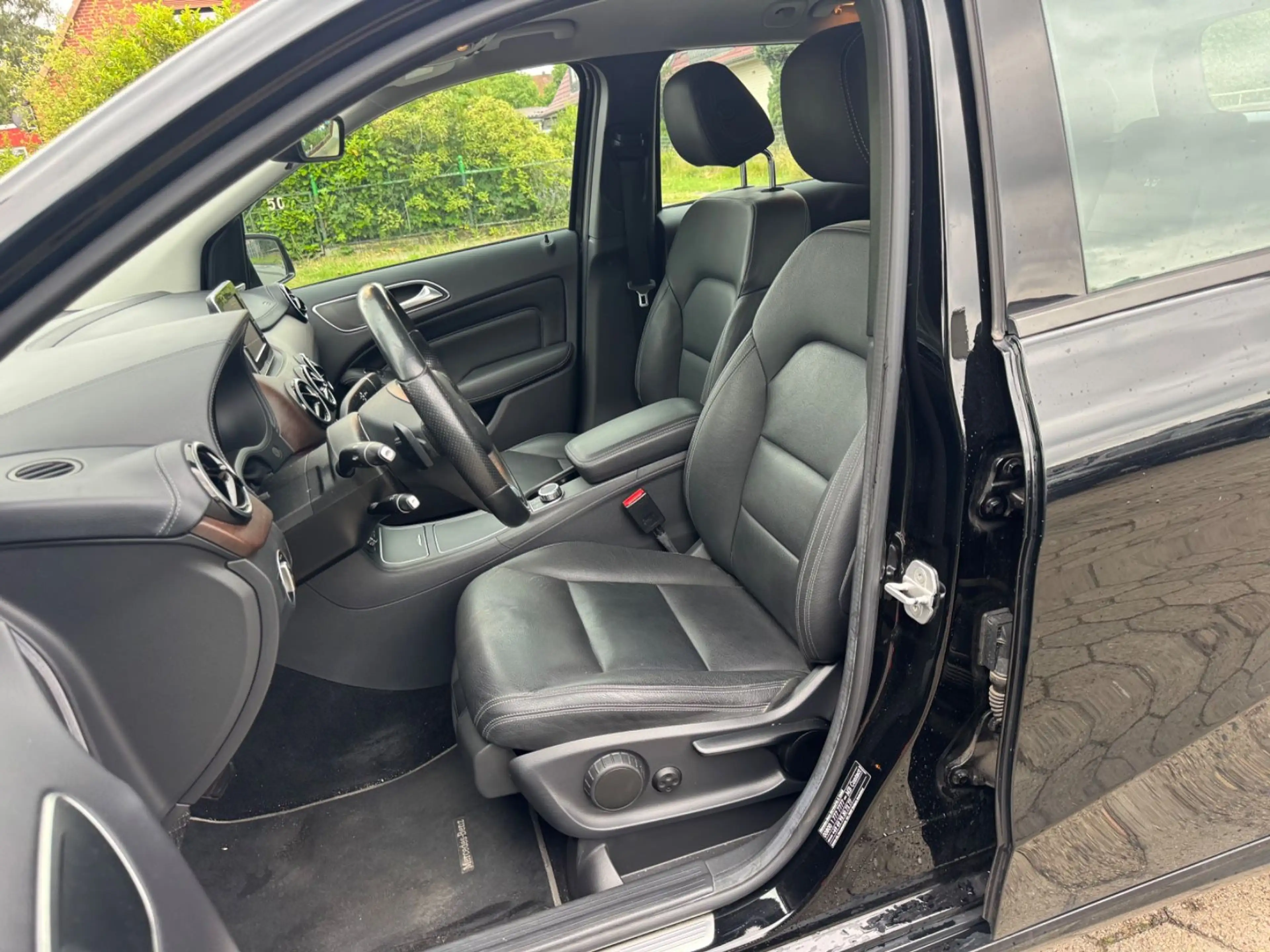 Mercedes-Benz B 220 d Auto Euro6 *Leder+Xenon+Standheiz+Harman* — photo 14