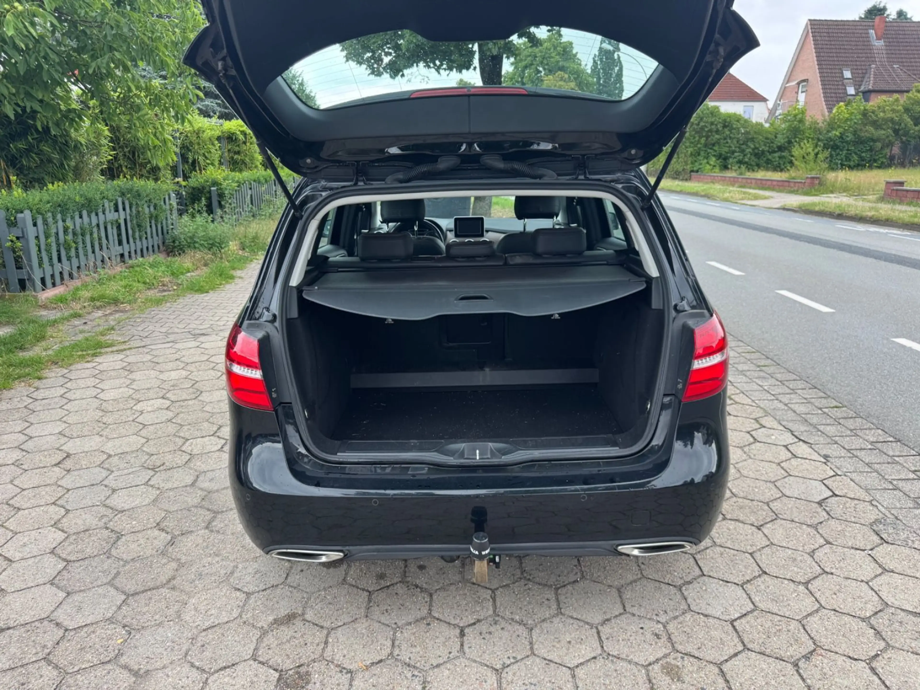 Mercedes-Benz B 220 d Auto Euro6 *Leder+Xenon+Standheiz+Harman* — photo 10