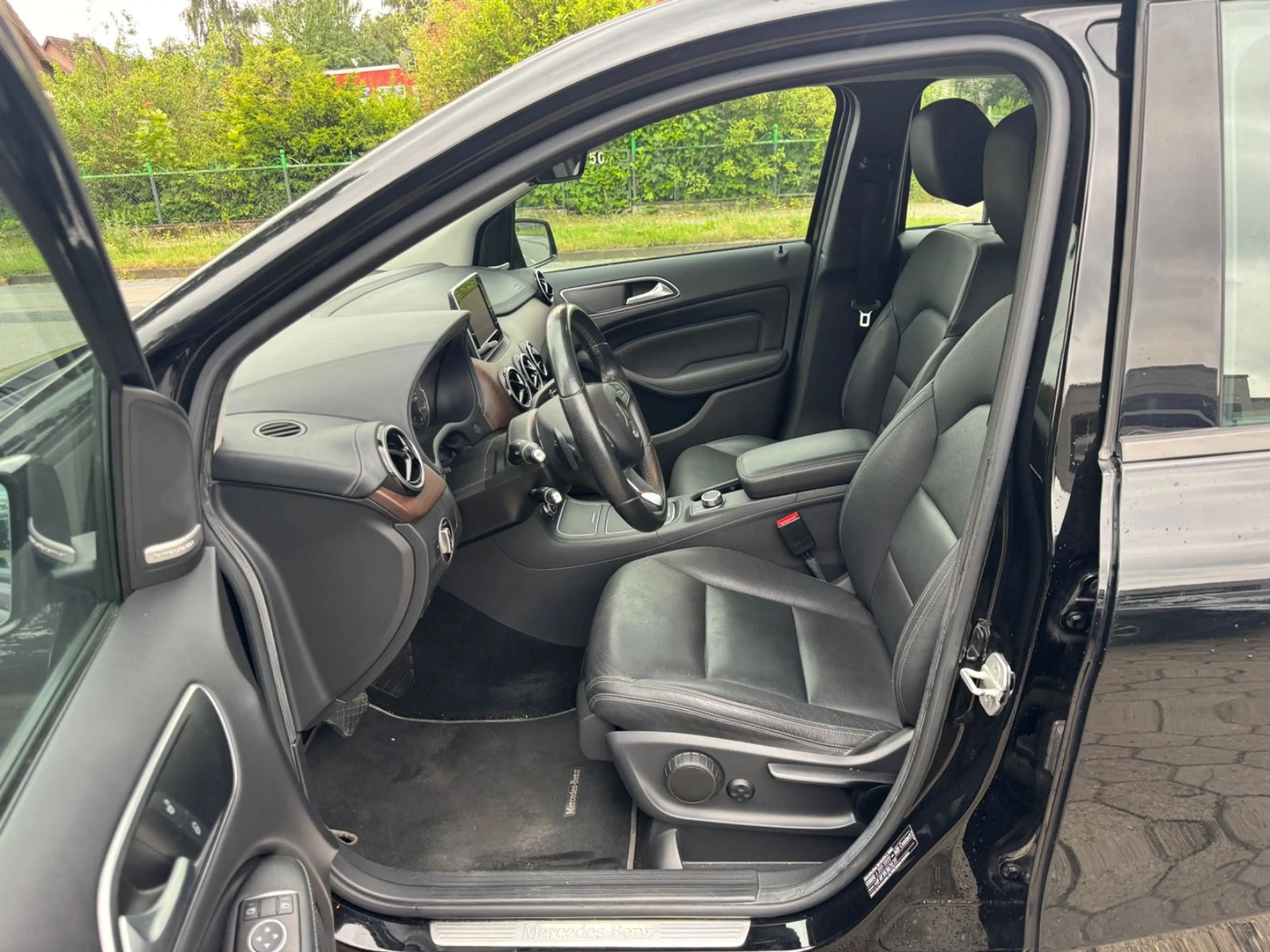 Mercedes-Benz B 220 d Auto Euro6 *Leder+Xenon+Standheiz+Harman* — photo 13