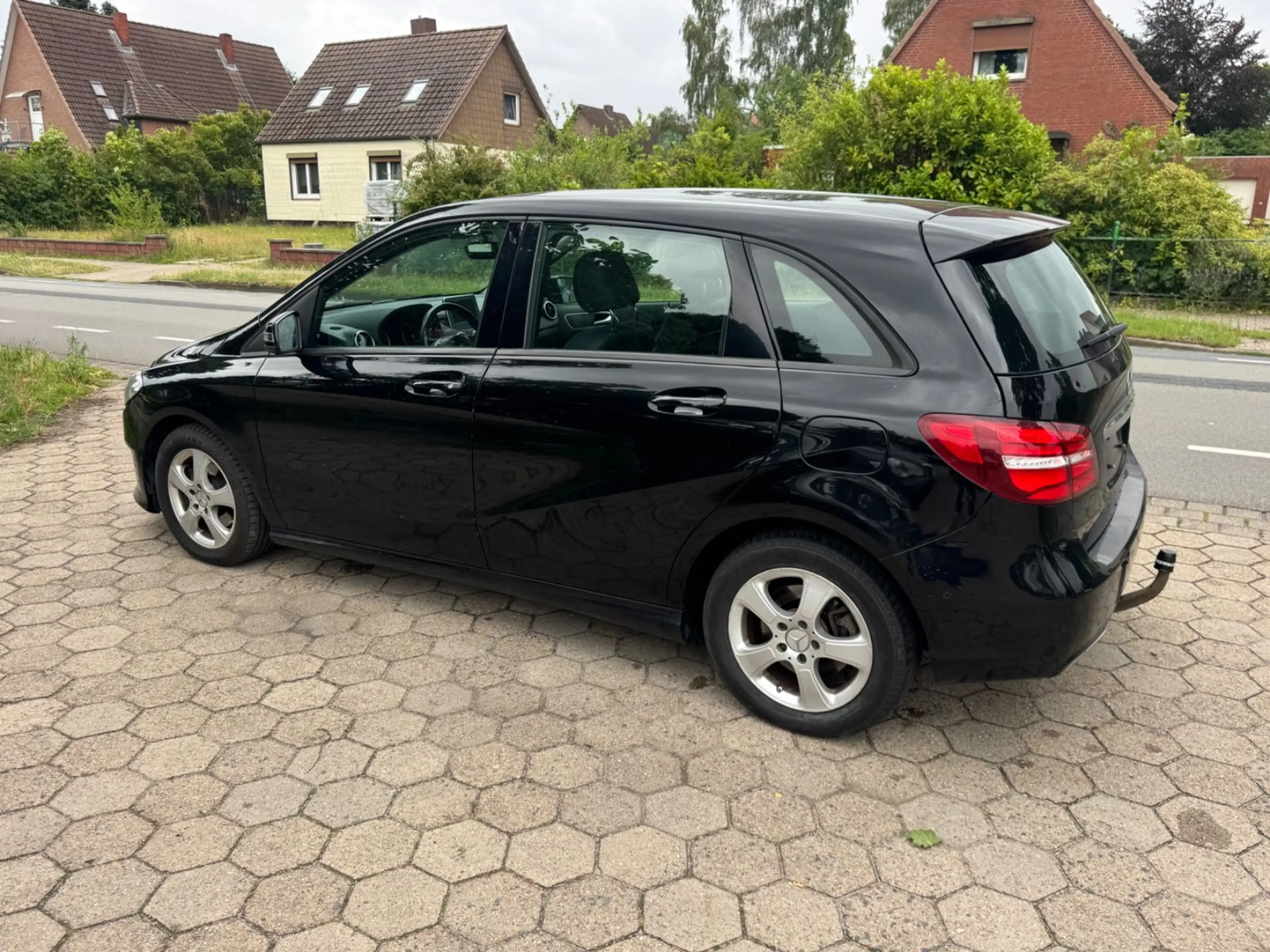 Mercedes-Benz B 220 d Auto Euro6 *Leder+Xenon+Standheiz+Harman* — photo 7