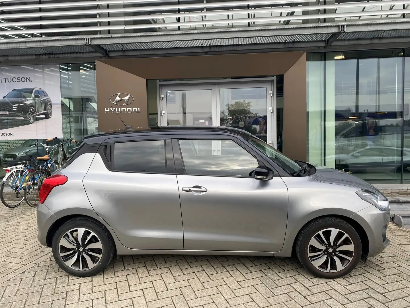 Suzuki Swift Grand Luxe Xtra SHVS (MY20 K12D) Gris - 2