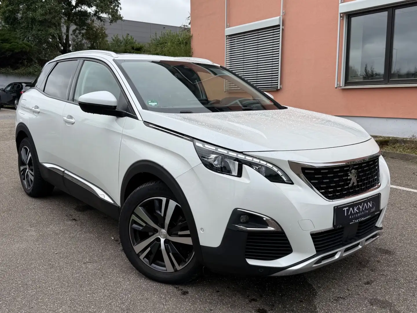 Peugeot 3008 Allure / 2.Hand / NAVI / LED / PANO Weiß - 1
