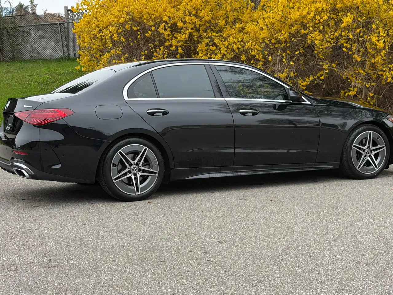 Mercedes-Benz C-Class снимка Mercedes-Benz C-Class