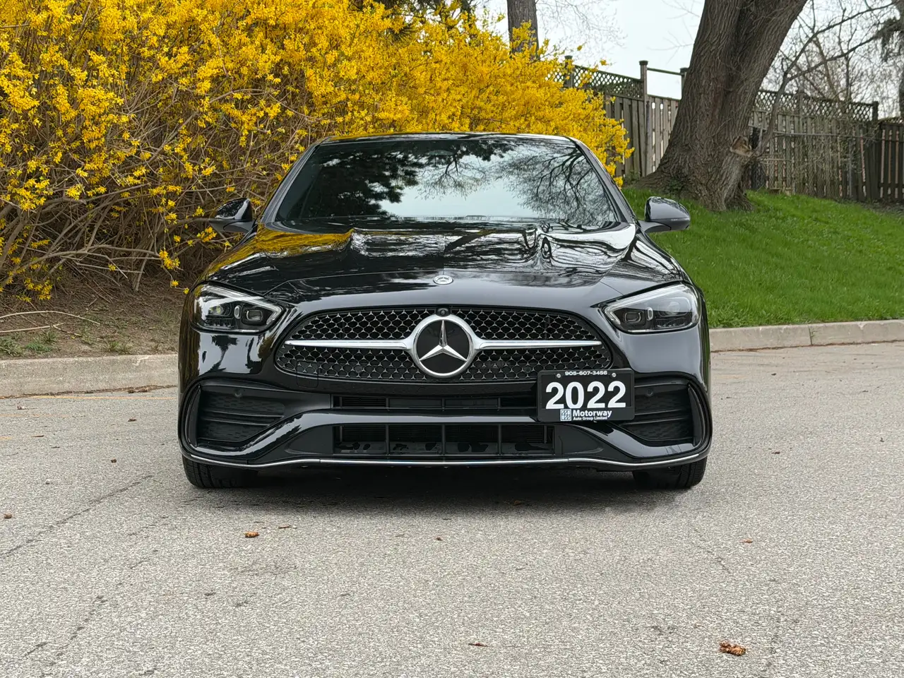 Mercedes-Benz C-Class снимка Mercedes-Benz C-Class