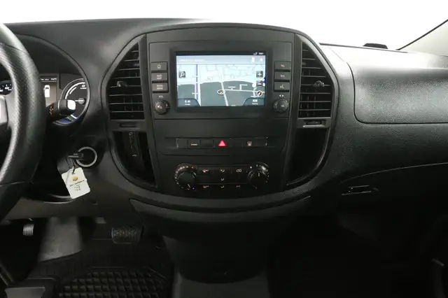 Mercedes-Benz Vito view 13