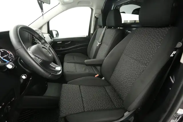 Mercedes-Benz Vito view 11