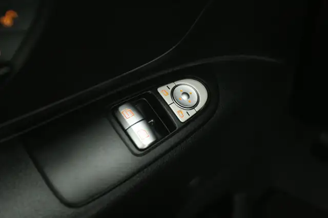 Mercedes-Benz Vito view 23