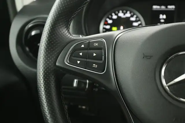 Mercedes-Benz Vito view 17