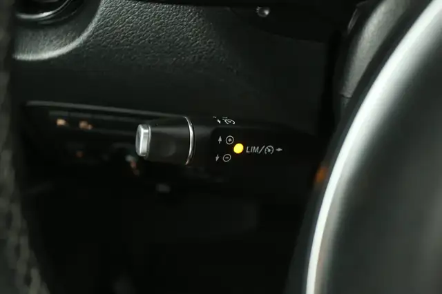 Mercedes-Benz Vito view 16