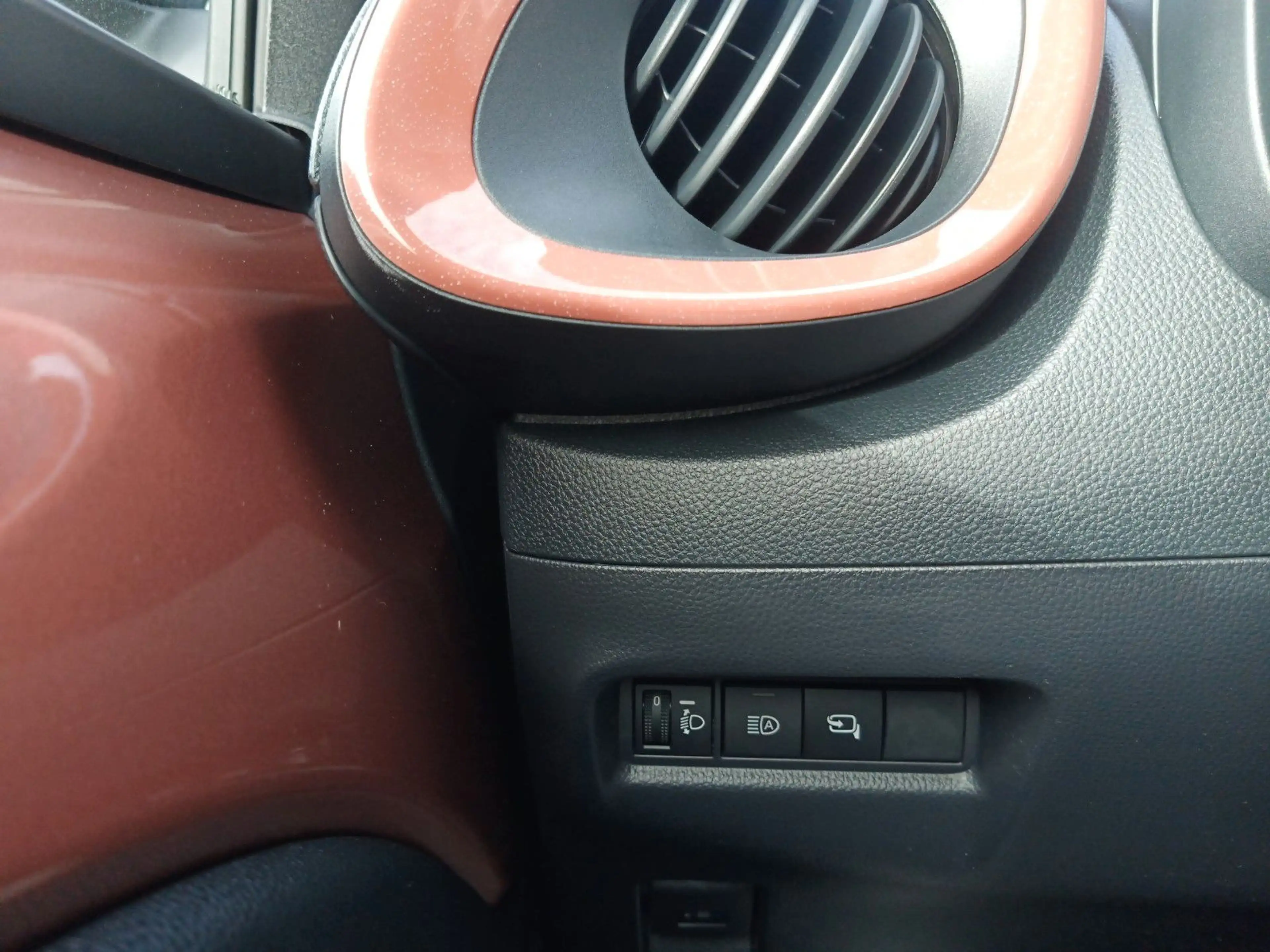 Toyota Aygo X Hybrid Teamplayer — photo 9