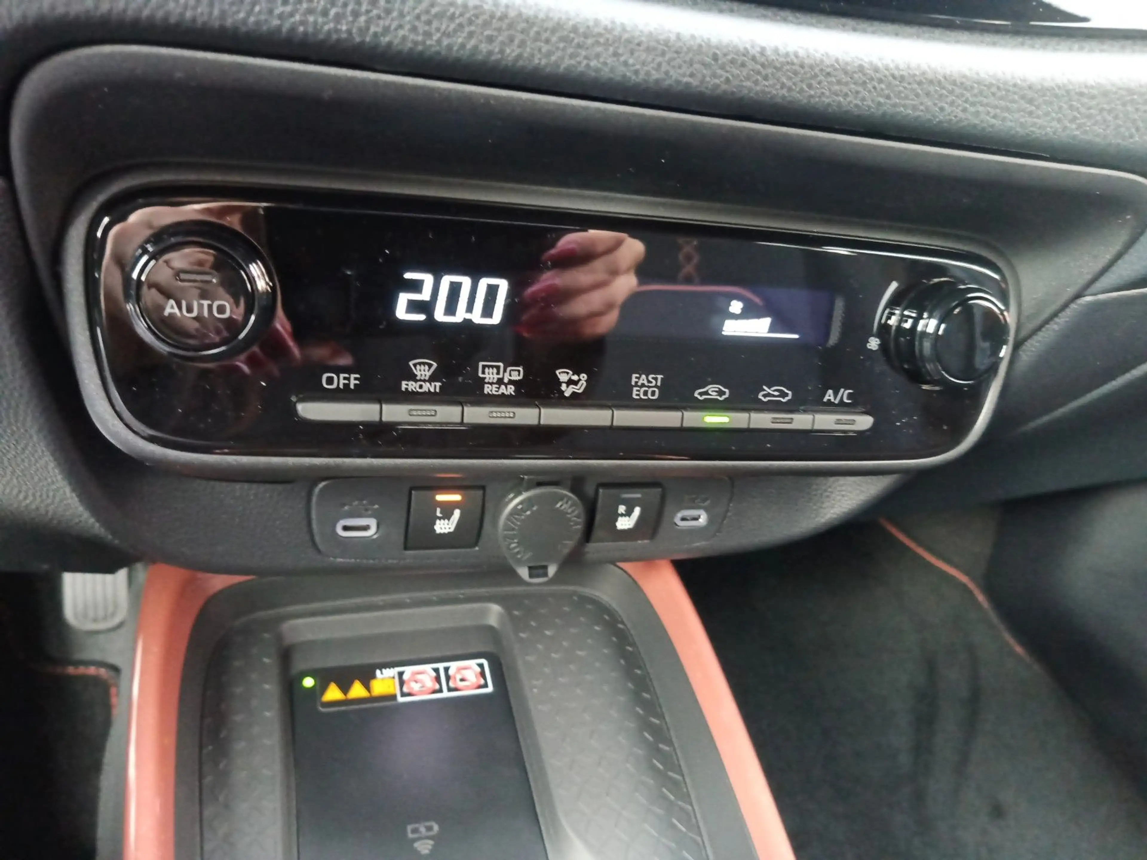 Toyota Aygo X Hybrid Teamplayer — photo 16