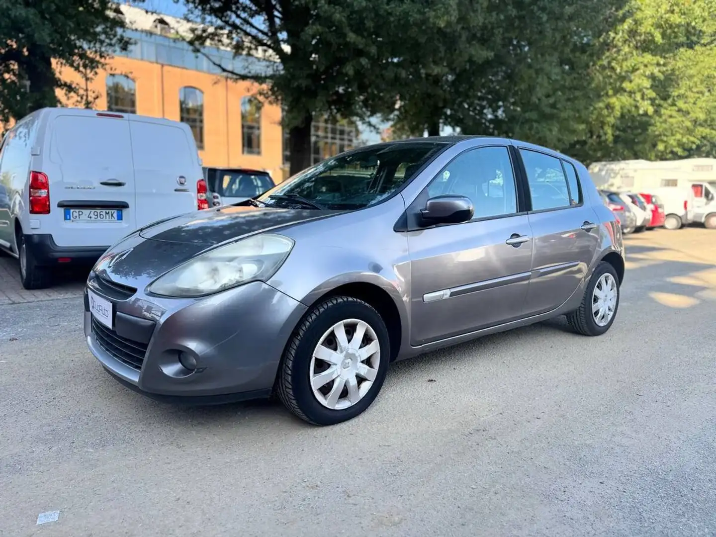 Renault Clio 1.2 16v Luxe 5p Grigio - 1