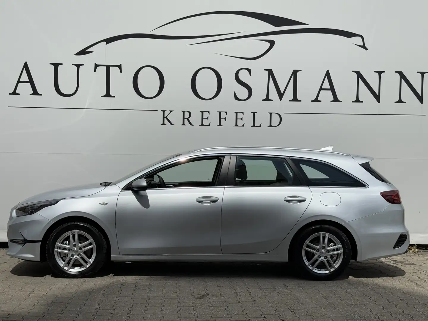 Kia Ceed / cee'd SW 1.6 CRDi DCT7 Vision   RFK   SCC   DAB Argent - 2