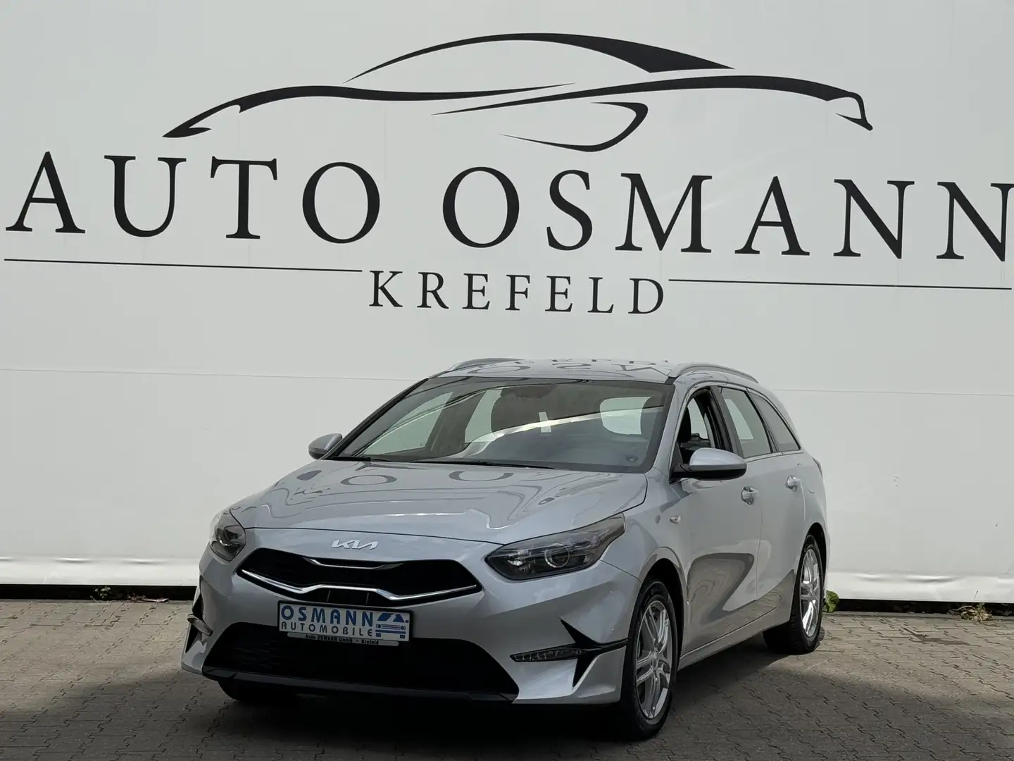 Kia Ceed / cee'd SW 1.6 CRDi DCT7 Vision   RFK   SCC   DAB Argent - 1